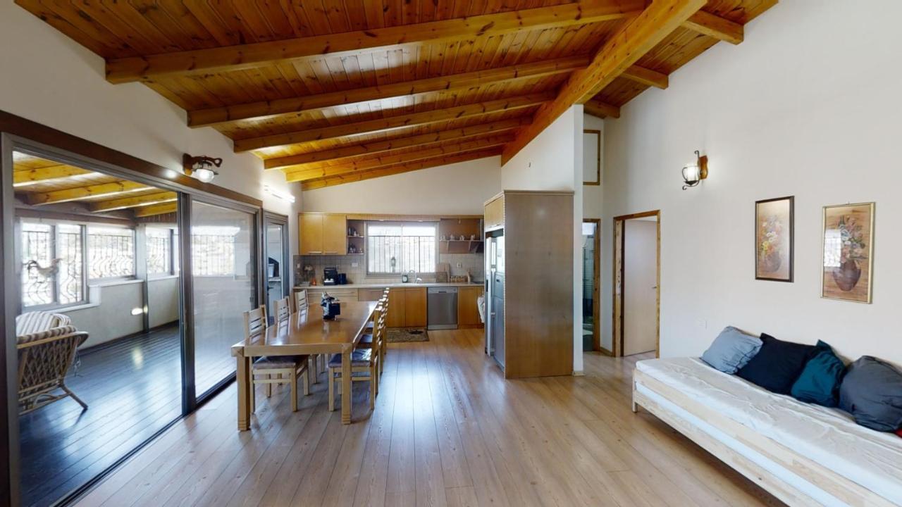 Cozy Wood Apartment With Great View To Nazareth Eksteriør billede